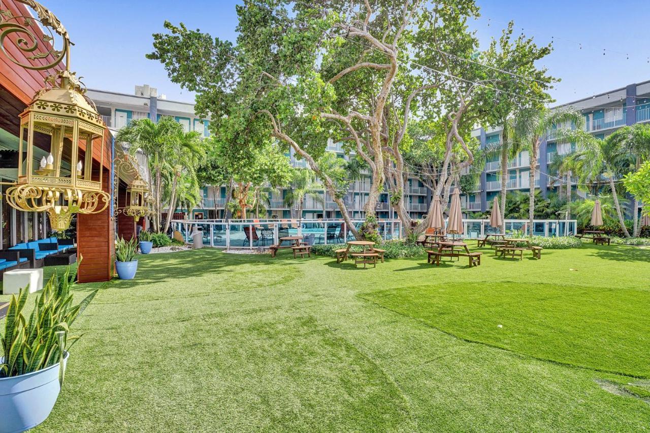 Fort Lauderdale Grand Hotel Oakland Park Exterior photo