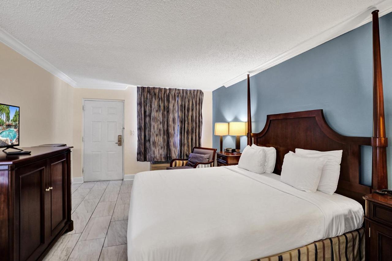 Fort Lauderdale Grand Hotel Oakland Park Exterior photo